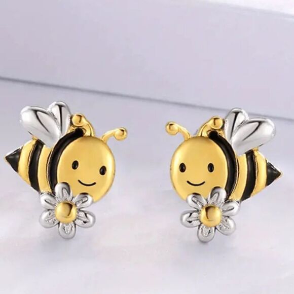 Jewelry - Honey bee earrings